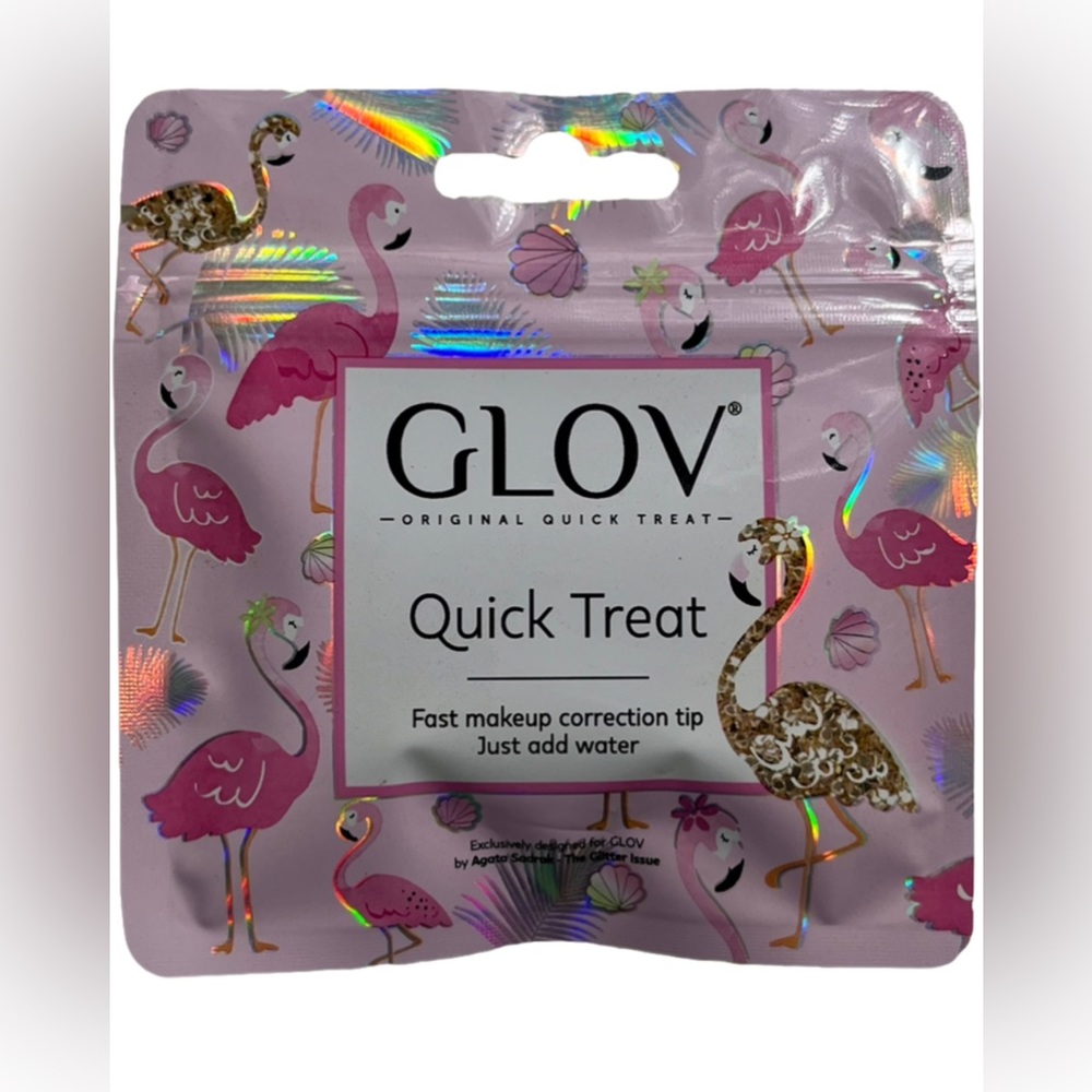 Mini-glove for makeup adjustments GLOV Quick Treat
